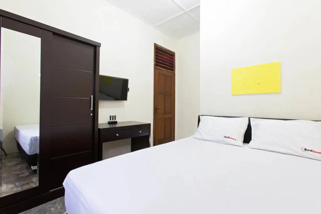 RedDoorz @ Cempaka Putih Barat — фото 1