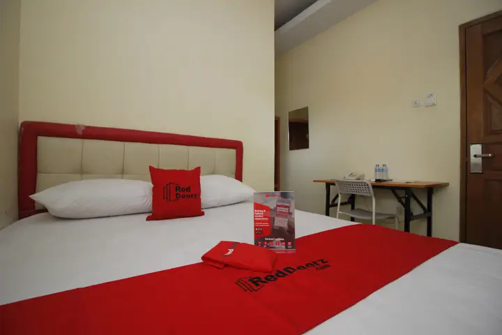 Джакарта: RedDoorz Plus @ Jalan Pemuda Jakarta