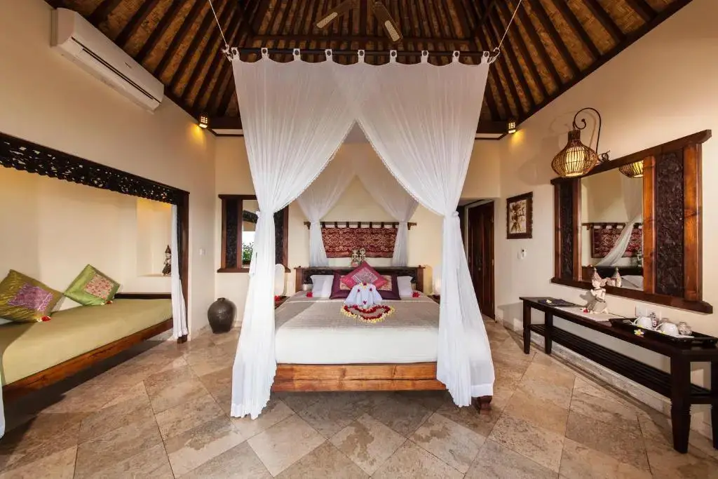 Бунутан: Blue Moon Villas