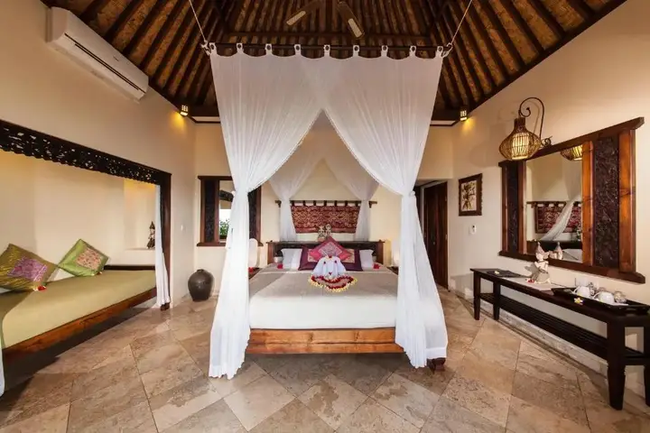 Бунутан: Blue Moon Villas