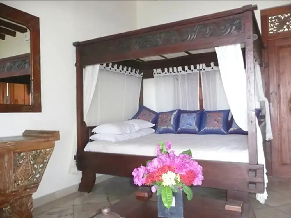 Бунутан: Blue Moon Villas