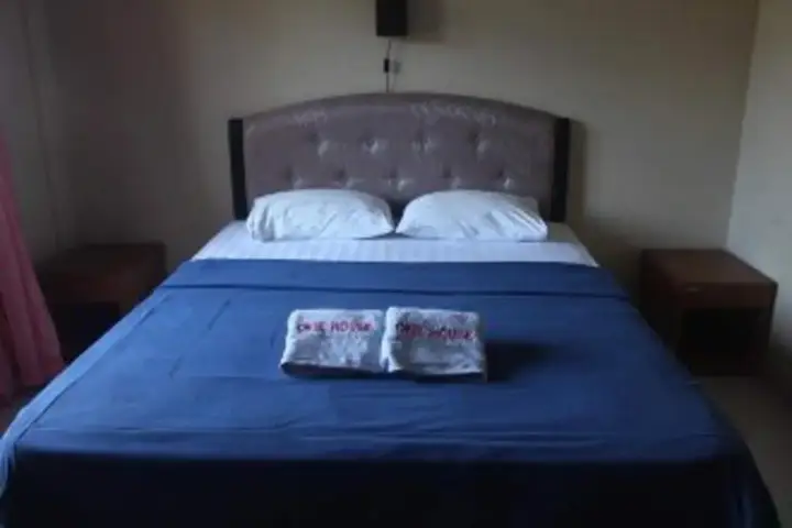 Кута: Okie House
