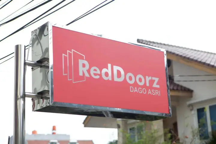 Бандунг: RedDoorz @ Dago Asri