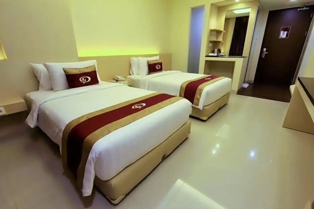 Танджунг Редеб: Grand Parama Hotel