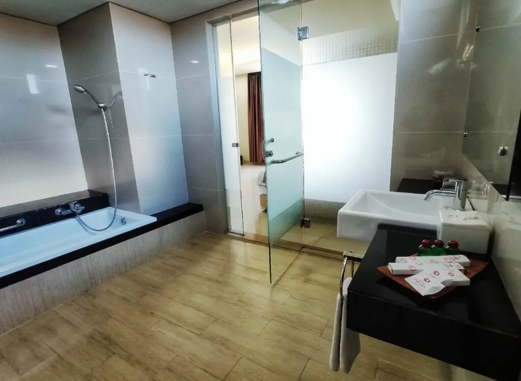 Танджунг Редеб: Grand Parama Hotel