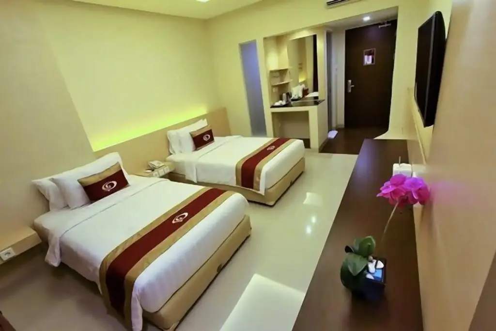 Танджунг Редеб: Grand Parama Hotel