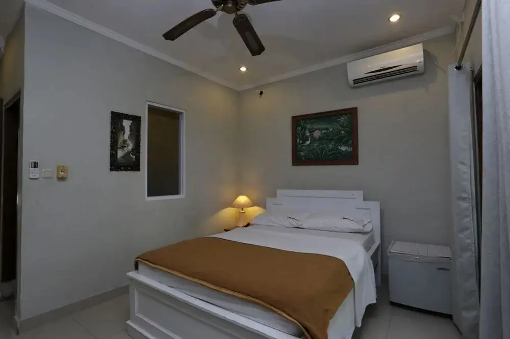 Кута: RedDoorz near Pantai Double Six