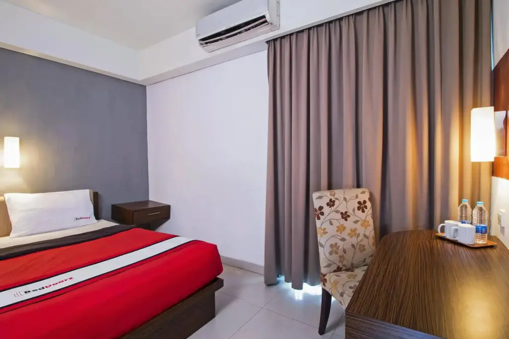 Джакарта: RedDoorz Plus near RS Pertamina