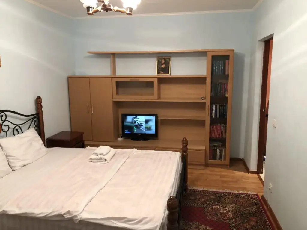Новый Уренгой: Апартаменты «МИР» пр-кт Ленинградский, д. 14А