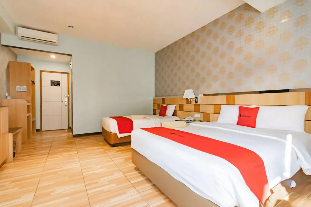 Бандунг: RedDoorz near Pasar Baru Bandung