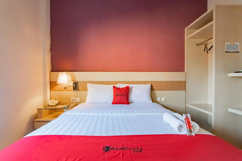 Бандунг: RedDoorz near Pasar Baru Bandung