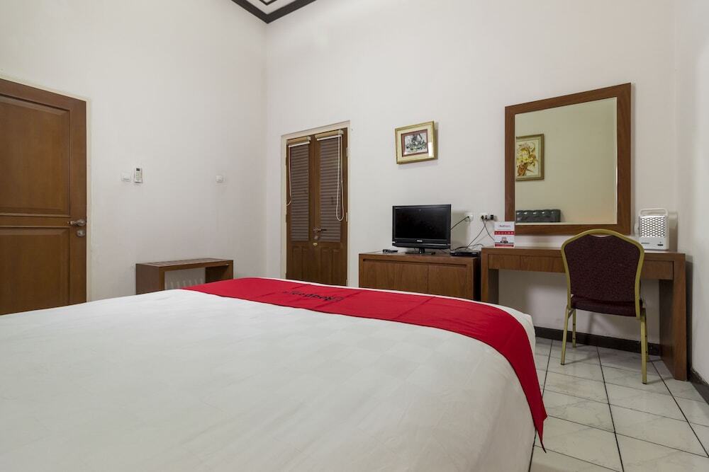 Бандунг: RedDoorz Plus near Riau Street 2
