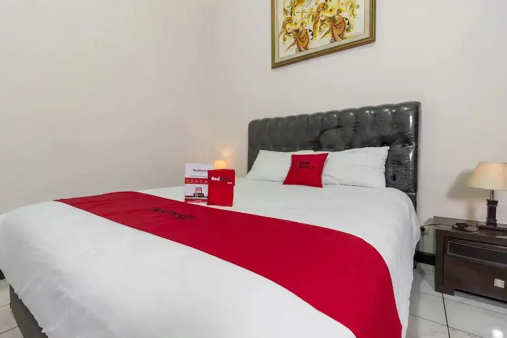 Бандунг: RedDoorz Plus near Riau Street 2