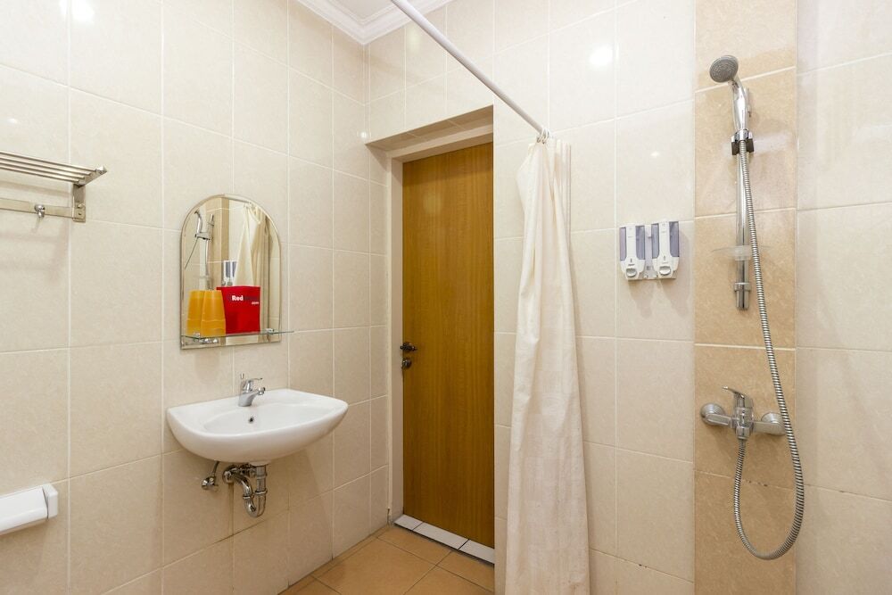 Бандунг: RedDoorz Plus near Riau Street 2