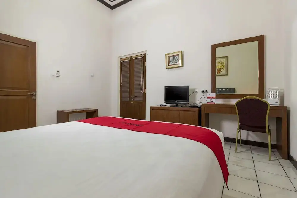 Бандунг: RedDoorz Plus near Riau Street 2