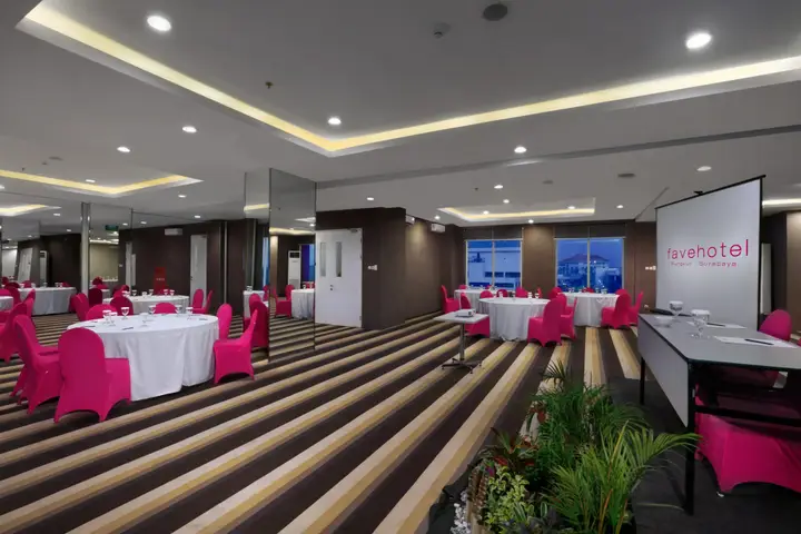 Сурабая: Отель Favehotel Rungkut Surabaya