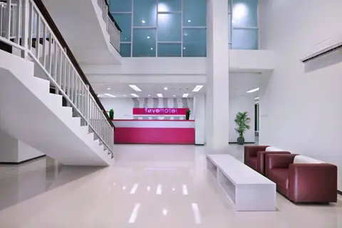 Отель Favehotel Rungkut Surabaya — фото 1