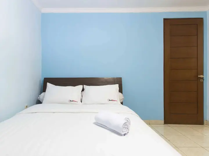 Джакарта: RedDoorz near Pasar Santa
