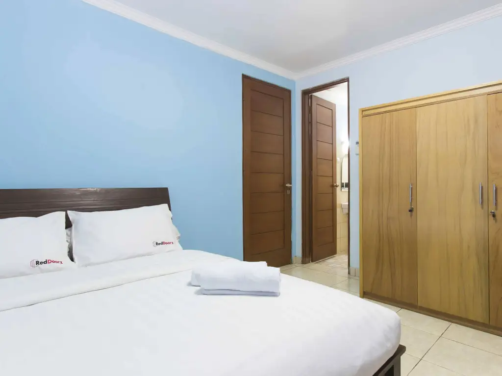 Джакарта: RedDoorz near Pasar Santa