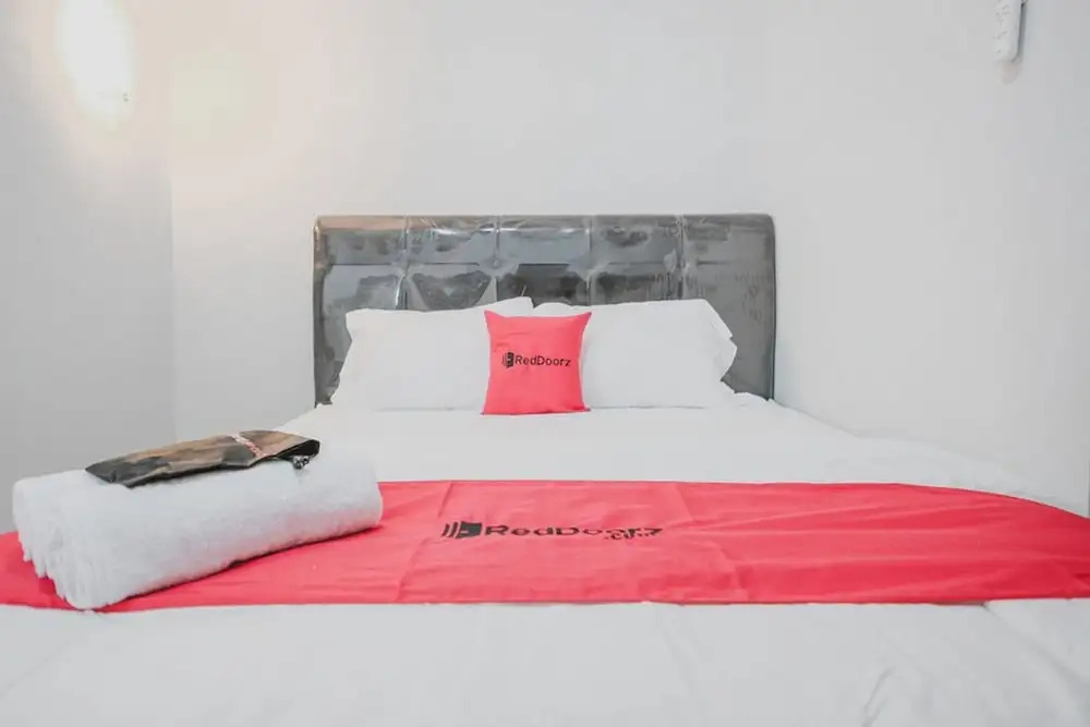 Джакарта: RedDoorz Syariah near Siloam Hospital Kebon Jeruk