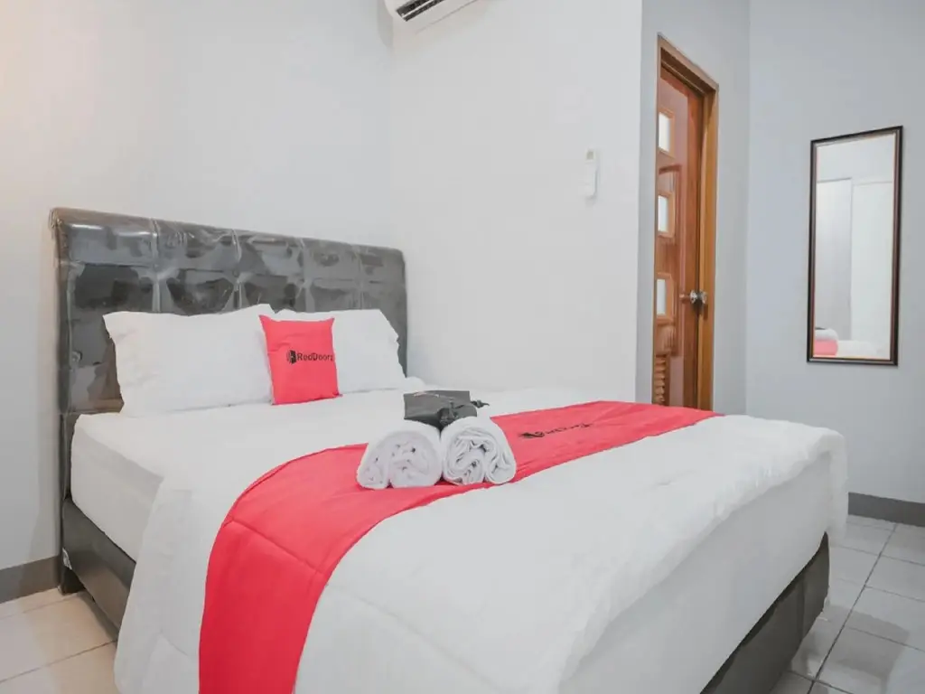 Джакарта: RedDoorz Syariah near Siloam Hospital Kebon Jeruk