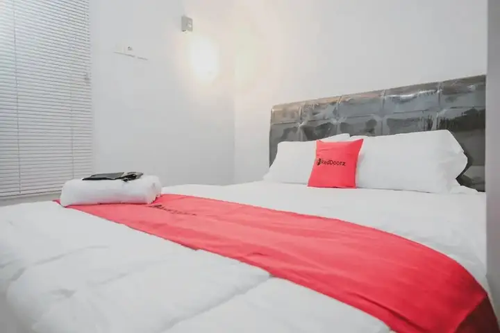 Джакарта: RedDoorz Syariah near Siloam Hospital Kebon Jeruk