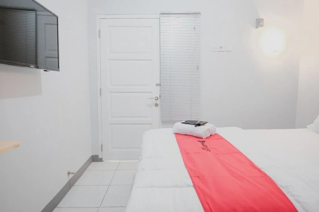 Джакарта: RedDoorz Syariah near Siloam Hospital Kebon Jeruk