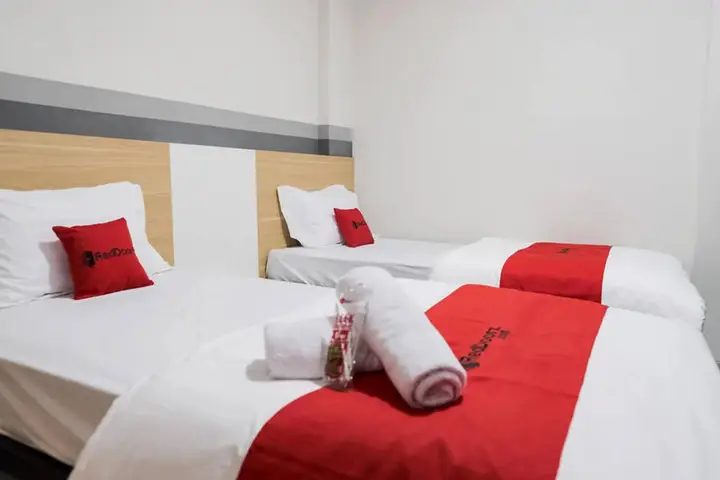 Джакарта: RedDoorz near Mall Taman Anggrek
