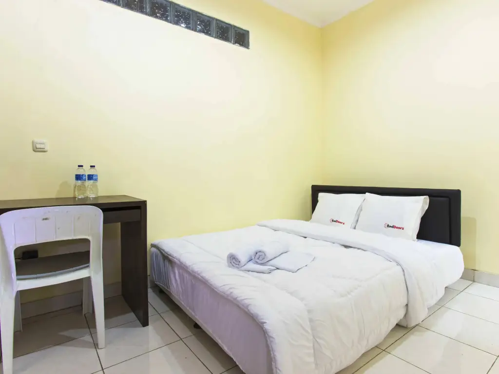 Джакарта: RedDoorz near Mall Taman Anggrek