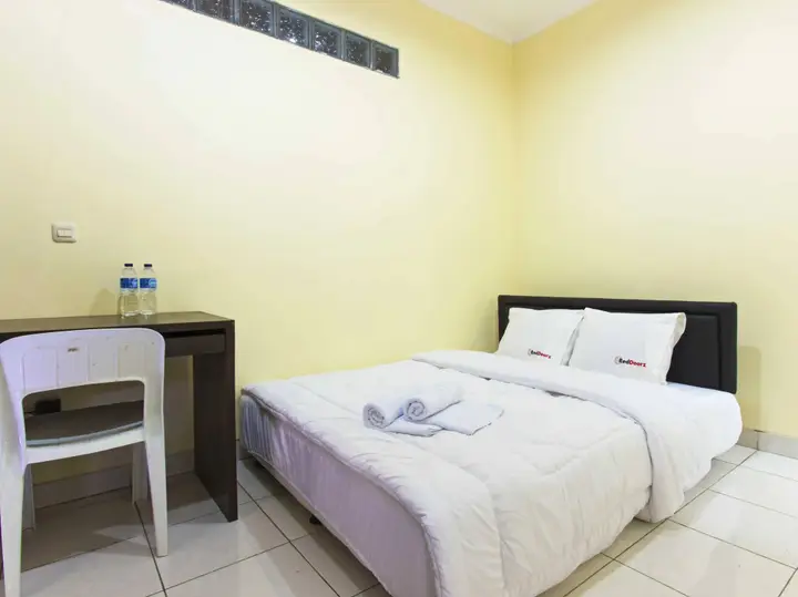 Джакарта: RedDoorz near Mall Taman Anggrek