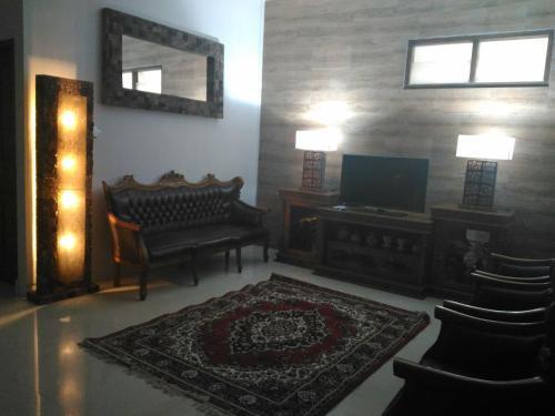 Бангунтапан: OYO 2995 Oemah Sorowajan Homestay Syariah