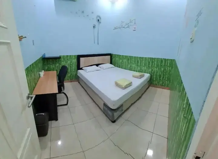 Тангеранг: Traveller Home