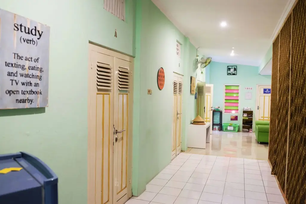 Джокьякарта: HOZ Bed and Breakfast - Hostel