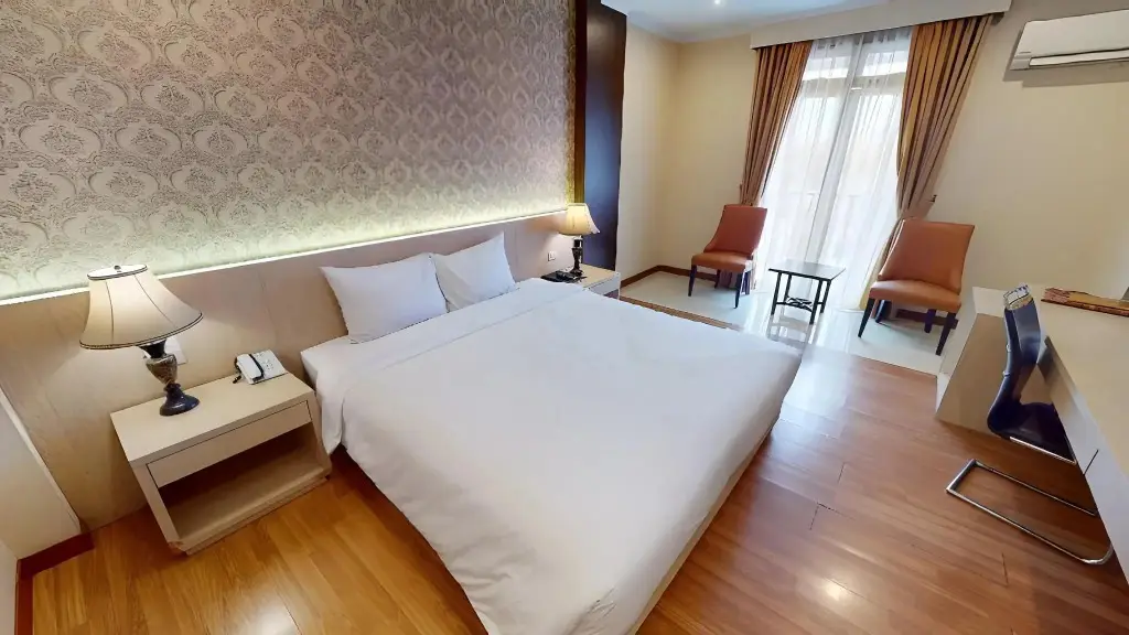 Суракарта: The Amrani Syariah Hotel