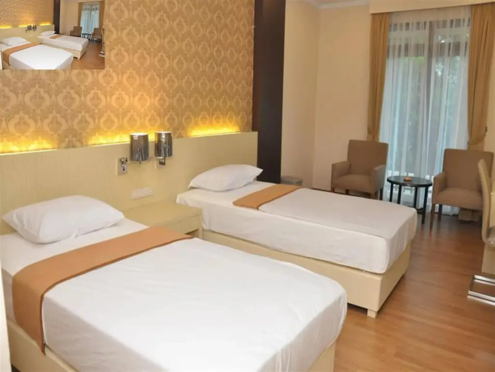 Суракарта: The Amrani Syariah Hotel
