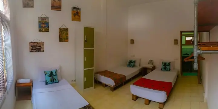 Гили Траванган: La Favela - Hostel