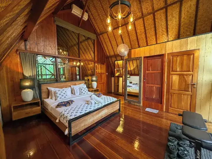Гили Траванган: Gili Treehouses
