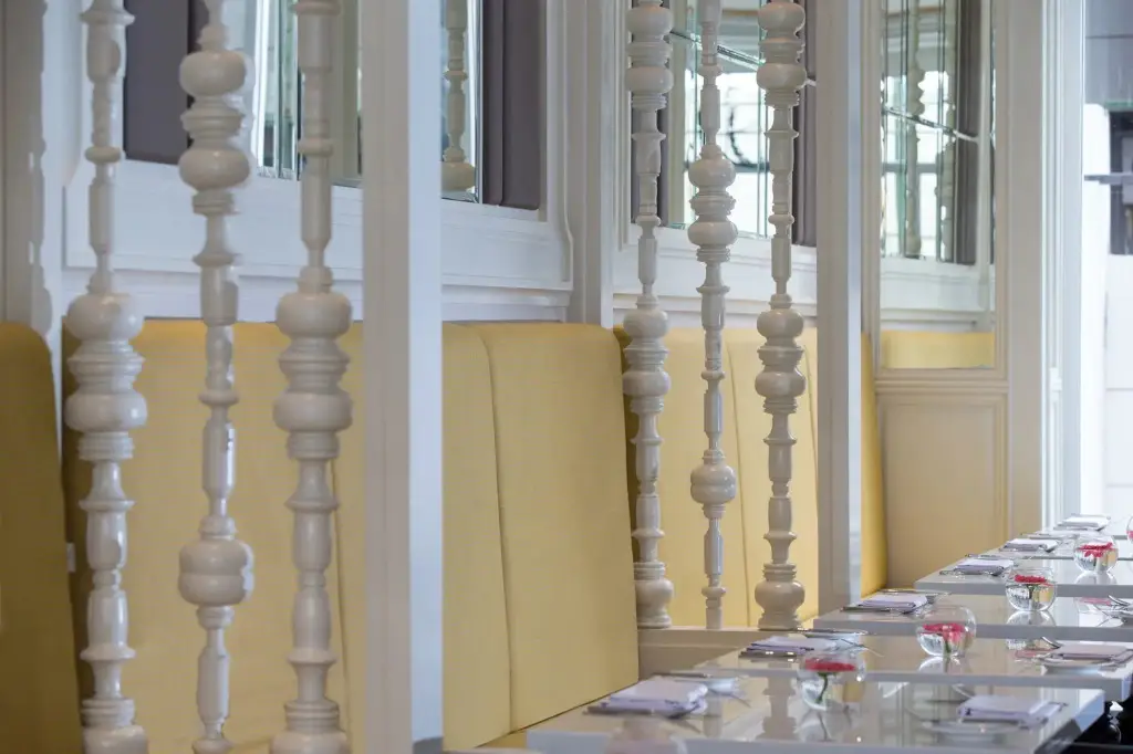carousel image 4