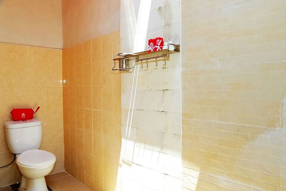 Галле: ZenRooms Denpasar Gelogor Carik 2