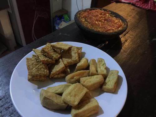 Гили Траванган: Happy Homestay