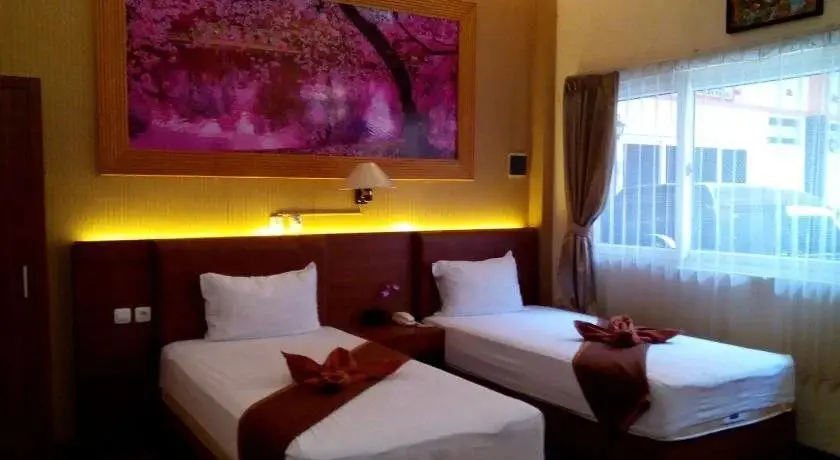 Пати: Hotel Kencana Pati