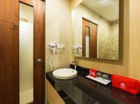 Кута: ZenRooms Kuta Tuban Suites