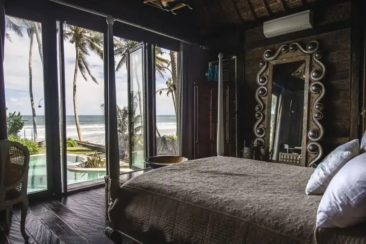Табанан: Absolute Beachfront Romantic Villa Laut
