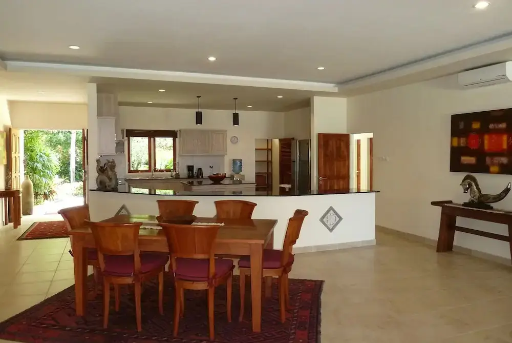 Умеаньяр: Villa Damai