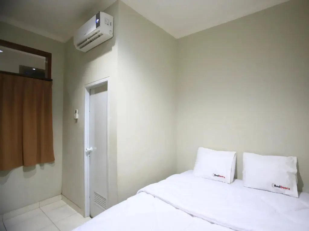 Джакарта: RedDoorz Karet Pedurenan