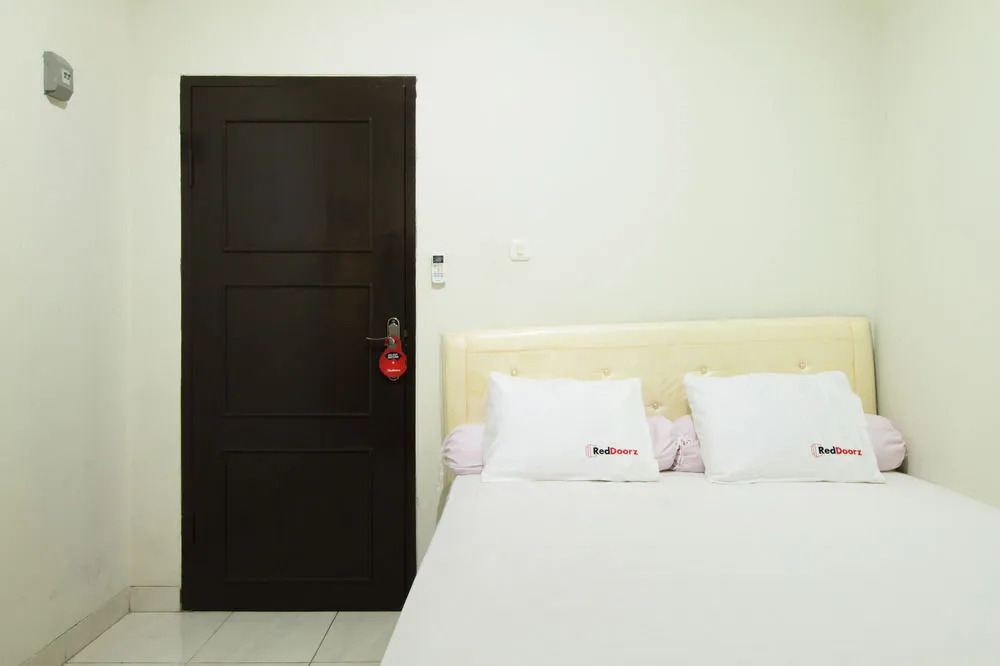 Джакарта: RedDoorz @ Pancoran