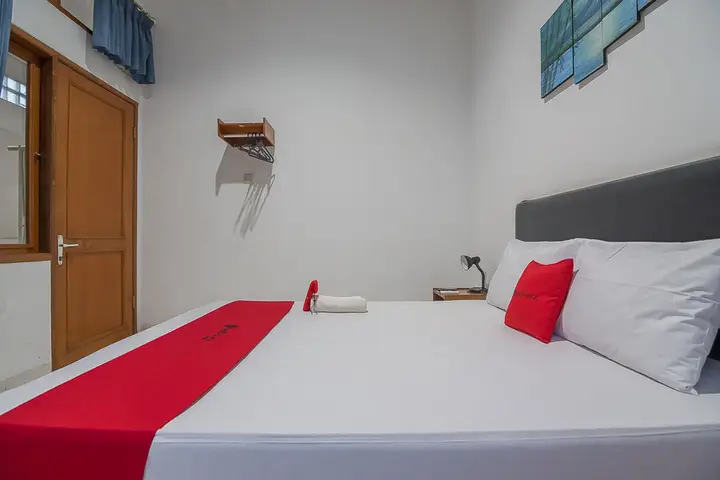 Бандунг: Reddoorz Near Setrasari Mall