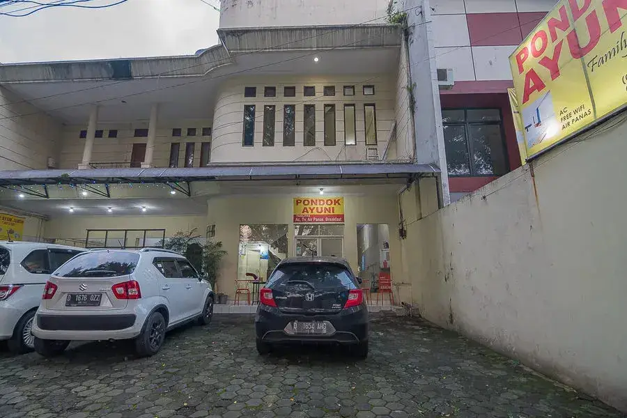 Бандунг: Reddoorz Near Setrasari Mall