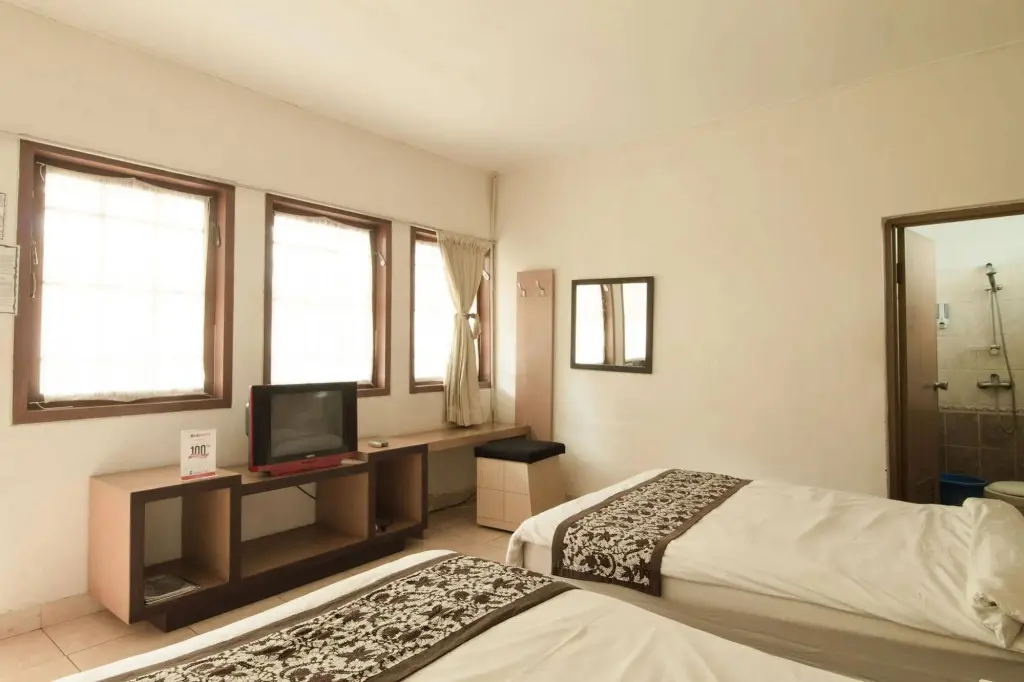 Бандунг: De Tropis Family Guest House