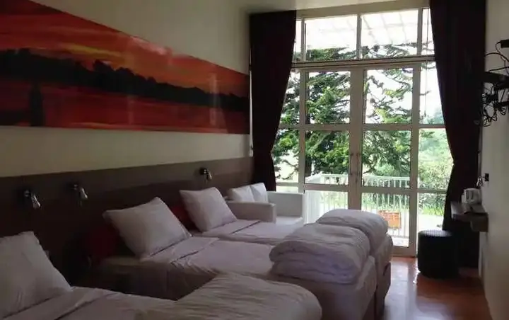 Лембанг: Bukit Cikahuripan Resort